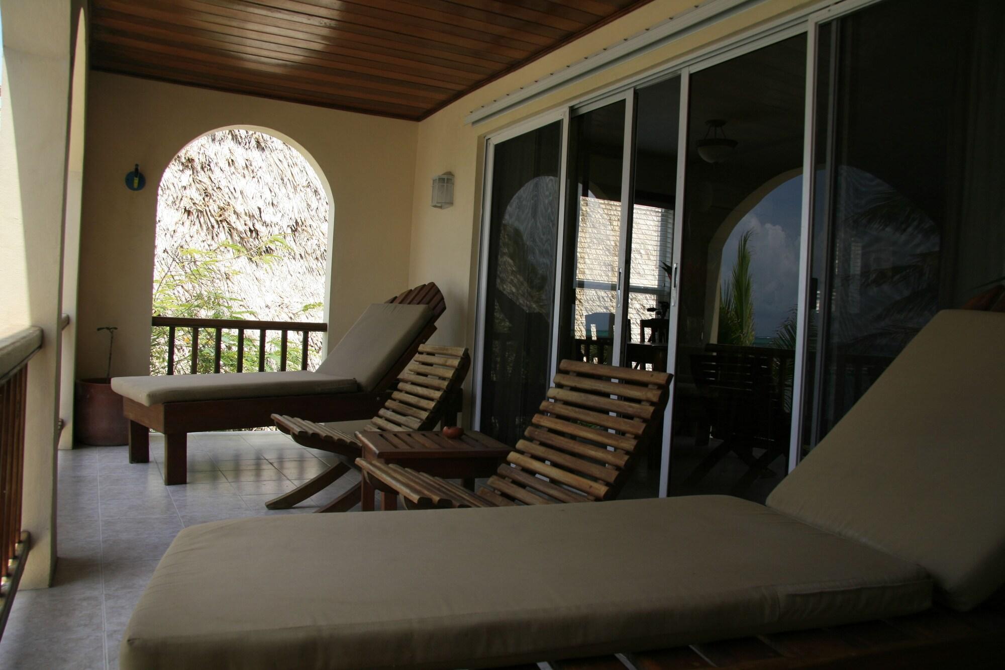 The Palms Oceanfront Suites San Pedro  Dış mekan fotoğraf